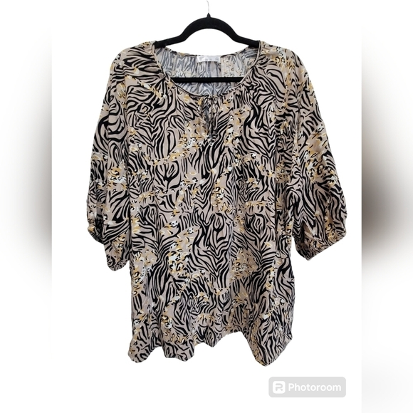 1X Animal Print Front Keyhole w/Tie String 3/4 Sleeve Blouse - Picture 1 of 7